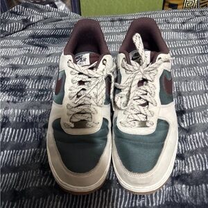 Nike Men's Athletic Shoes - Teal and White